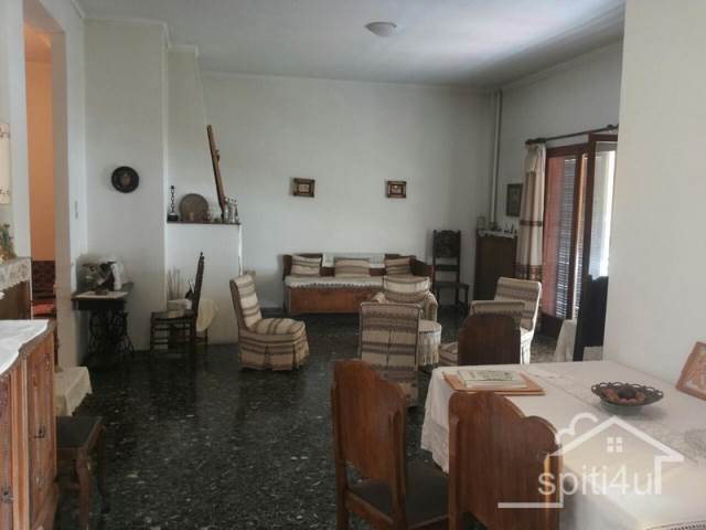 (For Sale) Residential Detached house || Athens West/Ilion-Nea Liosia - 210Sq.m, 4Bedrooms, 195.000€ 